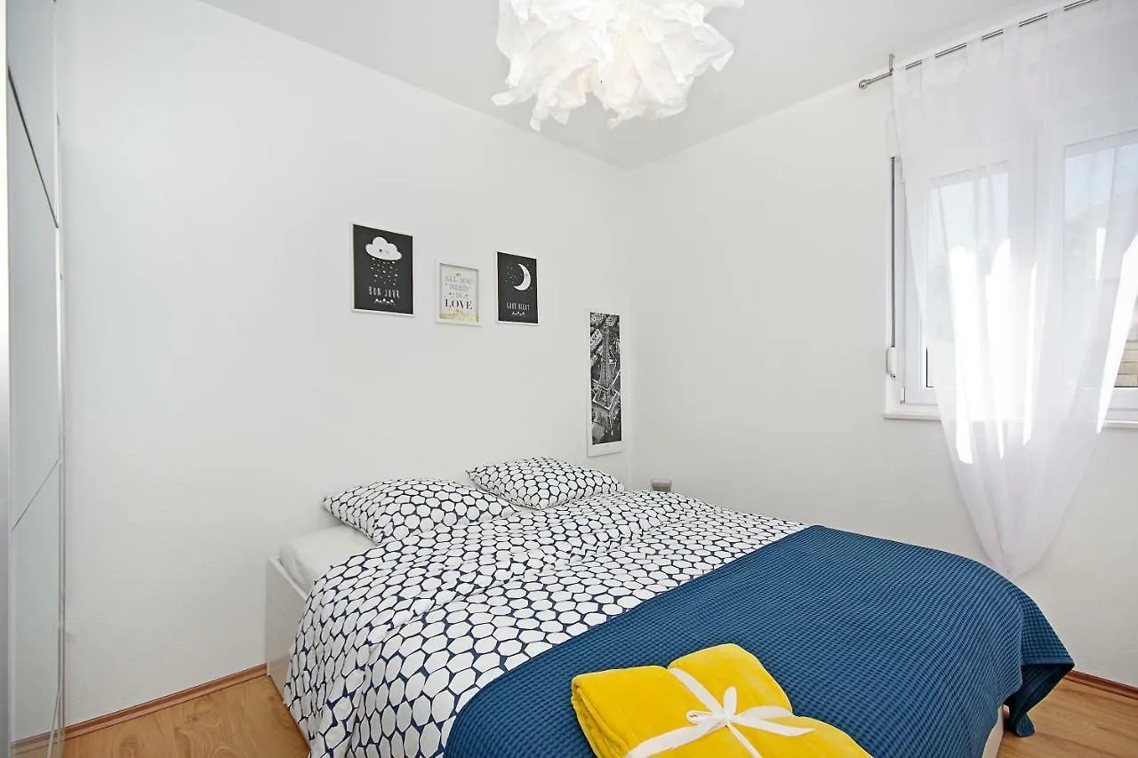 Irma Trogir Apartment